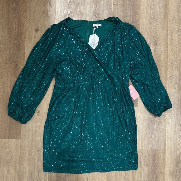 Ivy City Co Dresses & Skirts - Green Sequin Dress